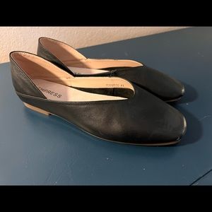 Brand new, never worn, black Empress Australia flats!